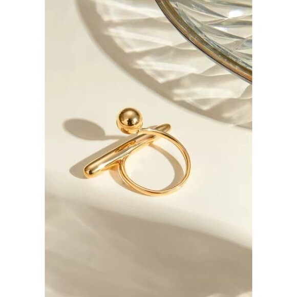 BRUTALIST GEOMETRIC STAINLESS STEEL GOLD TONE RING WOMENS 8 Adjustable - Picture 3 of 3